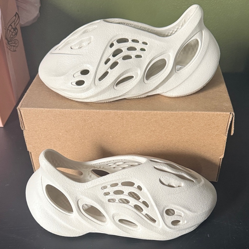 Yeezy Foam Runners Cream Foam Slip-On Shoes